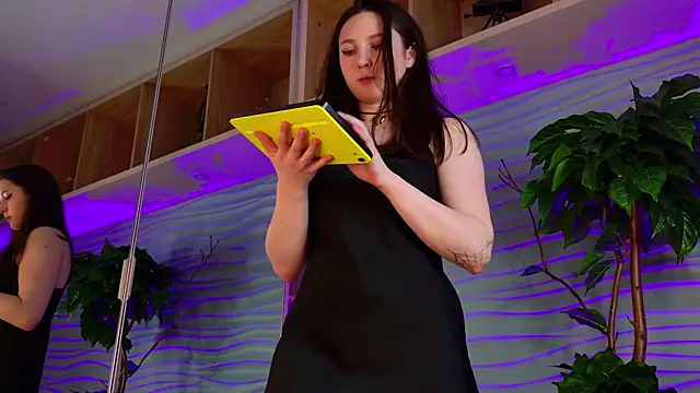 Tiny_BunnyX Chat XXX in diretta