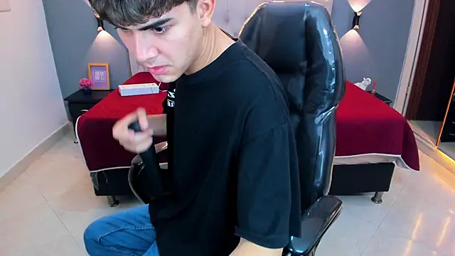 Chat +18 de Tommy18__ ao vivo