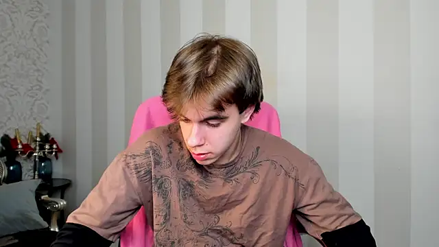 XXX chat uživo modela DaveBevy