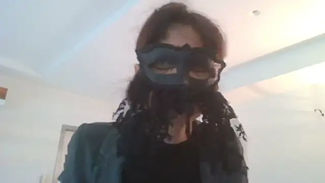 HelenTiAscolta Chat XXX live