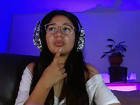 Chat XXX ao vivo de naomy_rain