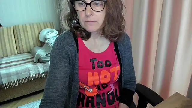 lauraoven live XXX chat