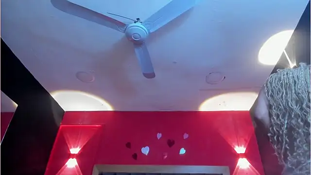 YayaHilton Live XXX-chat