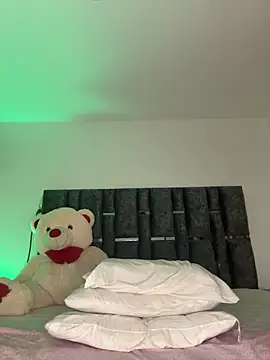 Bella-kim- Show in webcam