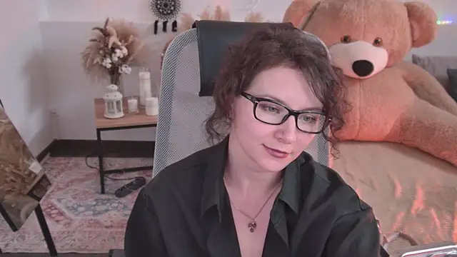 دردشة AureliaGleam الجنسية المباشرة