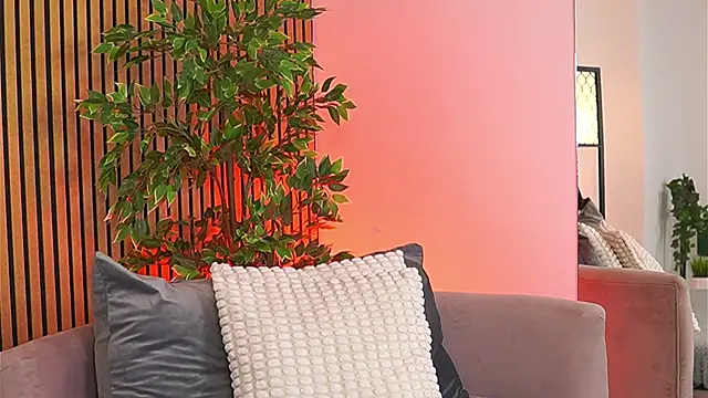 Avril_Cyrus Live XXX-Chat