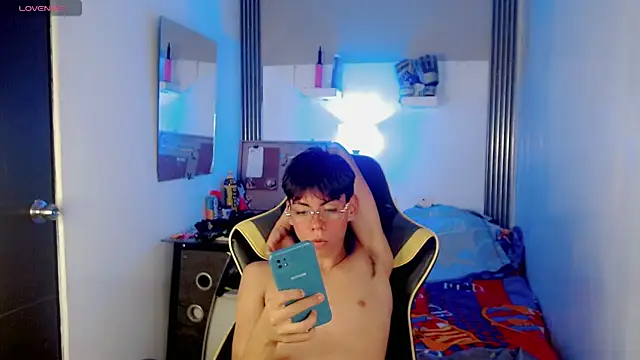 Liarr_ Show in webcam
