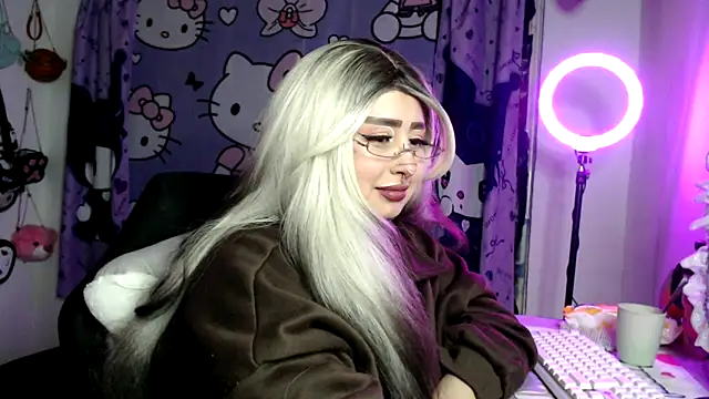 lussyevans24 – Live XXX-chat