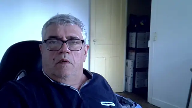 Chatroom XXX en direct de Laurent_oldmen