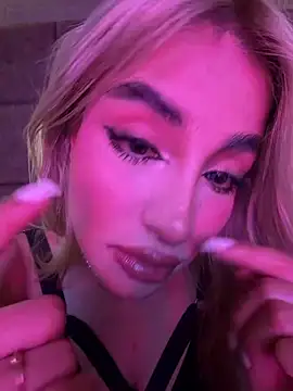 NathalieRoss1 Adlı Modelin Canlı XXX Sohbeti