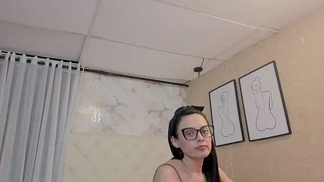 QueenSallyDesire Adlı Modelin Canlı XXX Sohbeti