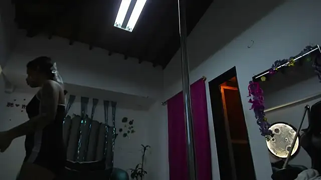 vaneloppe_23 live XXX chat