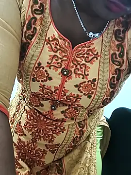 DIRTYSECRET_QUEEN_07 Adlı Modelin Canlı XXX Sohbeti
