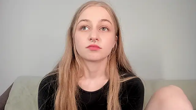 MiaMews: онлайн-секс-чат