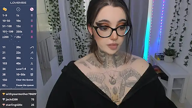XXX chat uživo modela Dixi_Pixi_