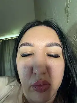 XXX chat uživo modela Naughtbaby_2025