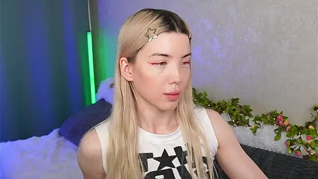 LindaThackerr: онлайн-секс-чат