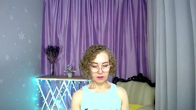 queen_a_n_i Adlı Modelin Canlı XXX Sohbeti