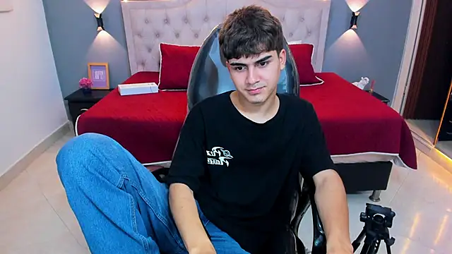 Živý XXX chat Tommy18__