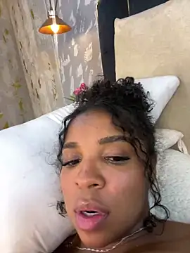 Chat +18 de LisaMendez ao vivo