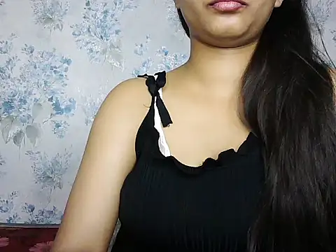 Latina_pihu 现场XXX聊天