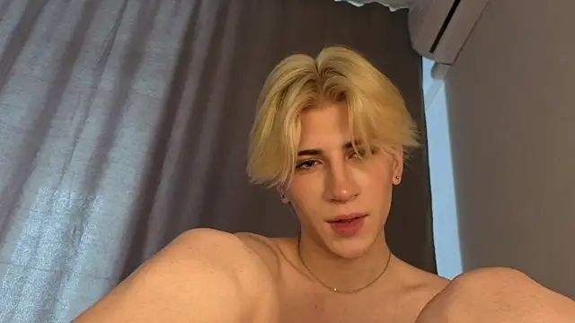 Oliver_star_boy_ 网络视讯表演