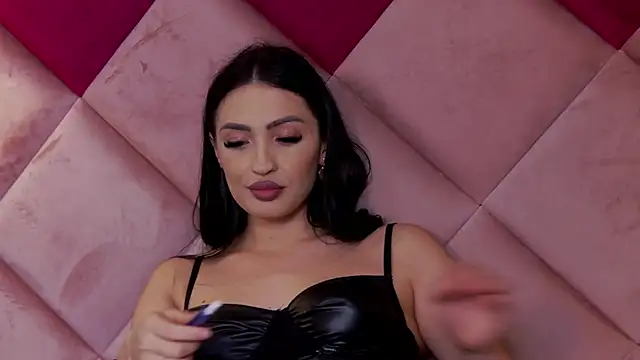 VictoriaLanes live XXX chat