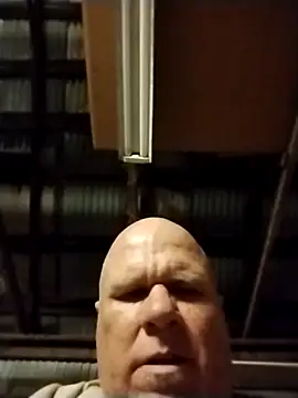 Reddog833's Webcam Show