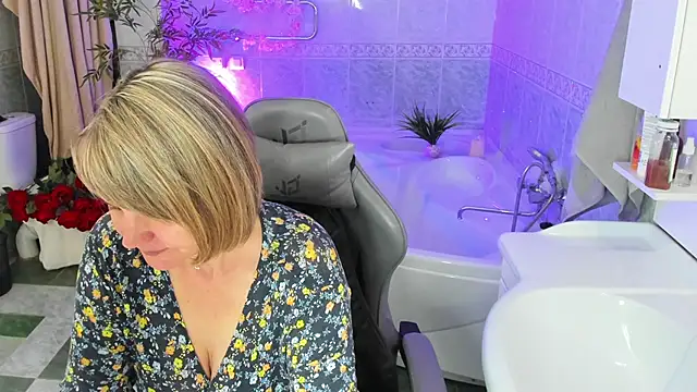 BettyGibsonn live XXX chat