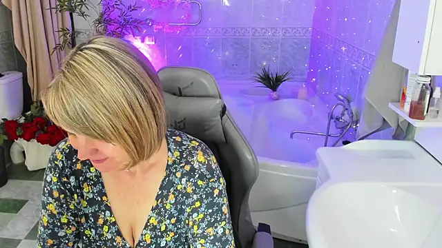 Онлайн чат XXX BettyGibsonn