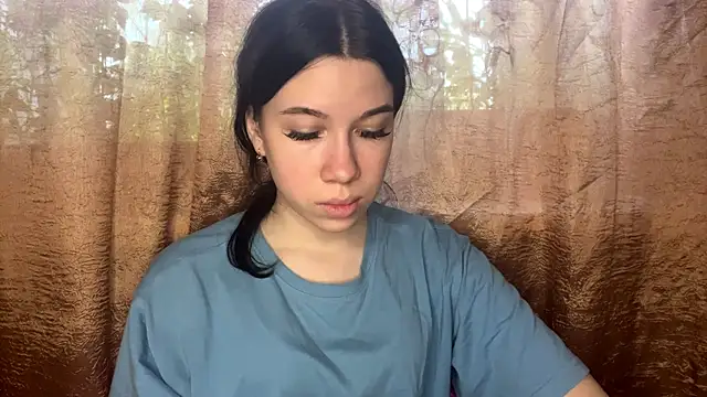 Webkamerová show BellaLoveHugs