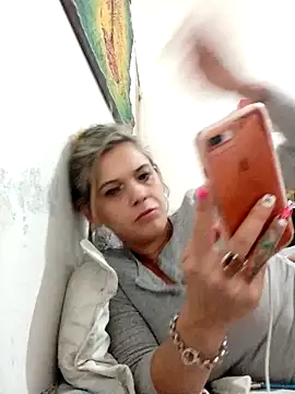 Chat +18 de larubia1215 ao vivo