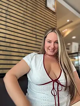 Mona_Plus Chat XXX in diretta