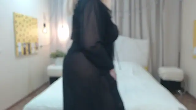 EmmaEllison Adlı Modelin Canlı XXX Sohbeti