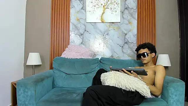XXX chat uživo modela VERY_HOT_GUYS