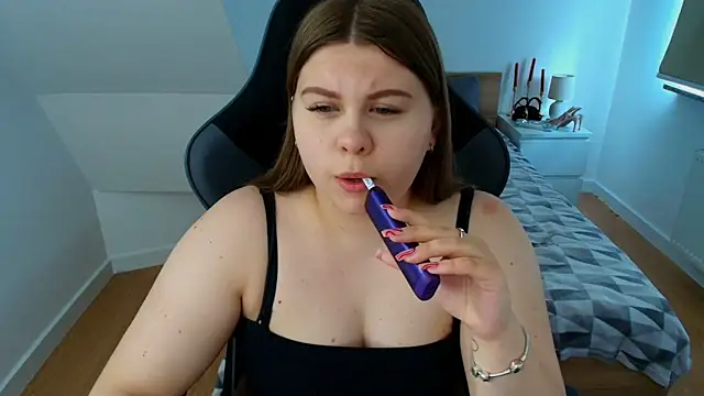 AbbyLuxeeのライブXXXチャット