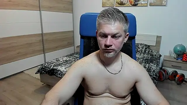 Show modela RobbyShawz na web-kameri