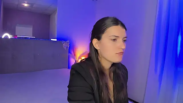 Chat +18 de Laura_Leee ao vivo