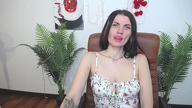 MilaLoona's Live XXX Chat