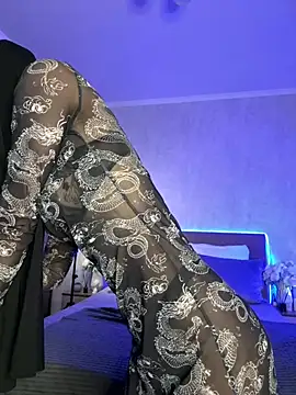 FlexibleDoll_: διαδικτυακό σόου στην κάμερα