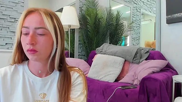 Reina_Cummings Live XXX-chat