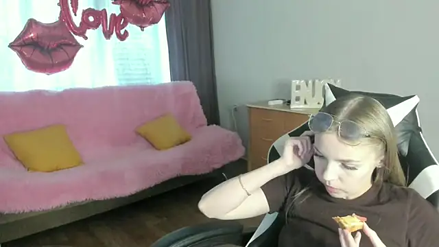 Онлайн чат XXX HitGyrl