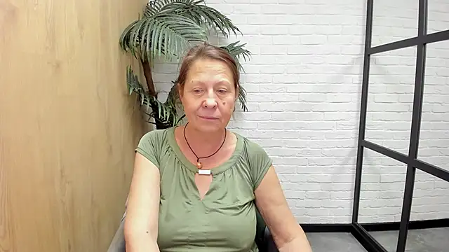 LindaPassionate Adlı Modelin Canlı XXX Sohbeti