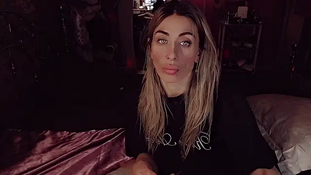 AnnieGOld_ Chat XXX live