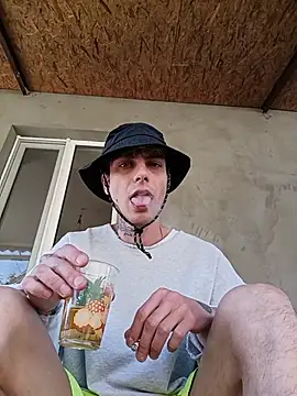 Pro100yy Show in webcam