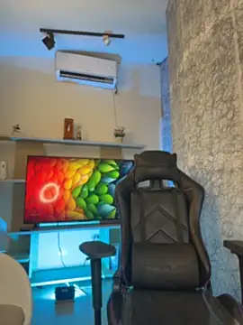saracaball_'s Webcam Show