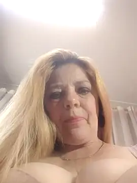 karlaanqui1 élő XXX-chatje