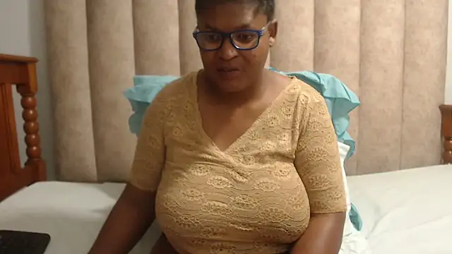 CandyYumsAerolaX's Live XXX Chat