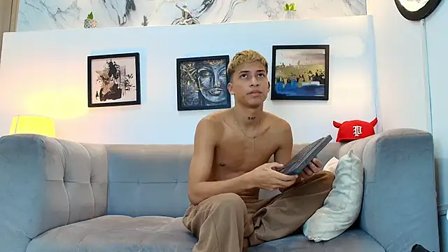 GOLD_BOYS Adlı Modelin Web Kamerası Şovu