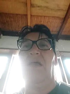Chat +18 de clarita_01 ao vivo
